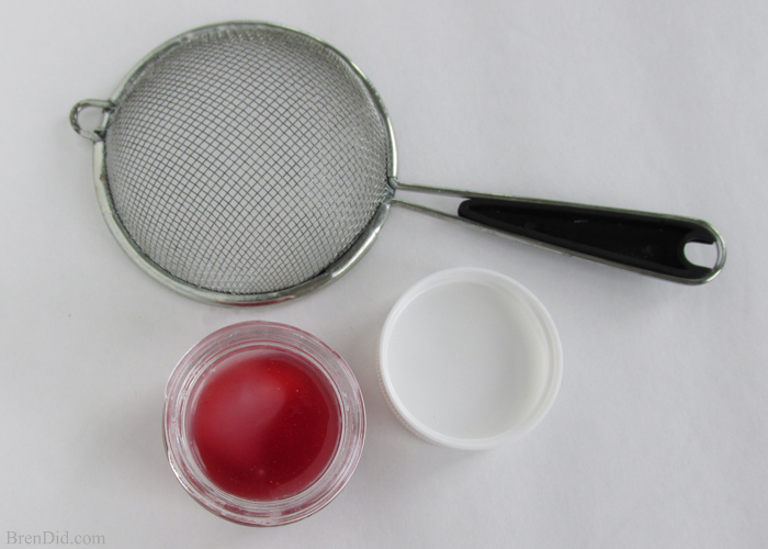 Sweet-Strawberry-Lip-Balm-DIY-10