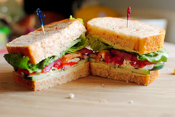 PaneraMediteranneanVeggieSandwich_10