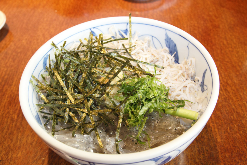 shirasu-both-raw-and-cooked-on-rice-91-115