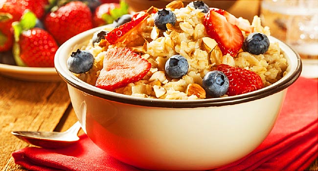 oatmeal with berries