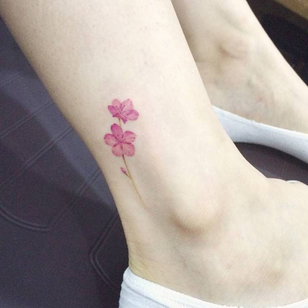 Tiny-Pink-flower-tattoo