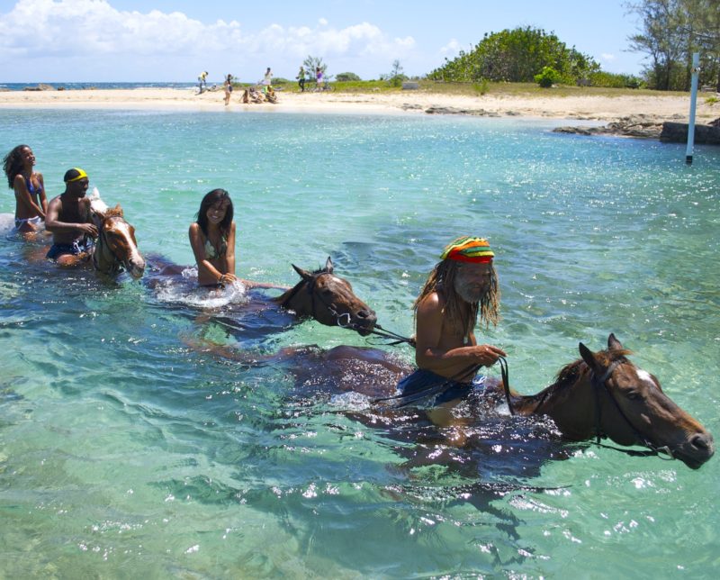 Horseback-Ride-Ocean