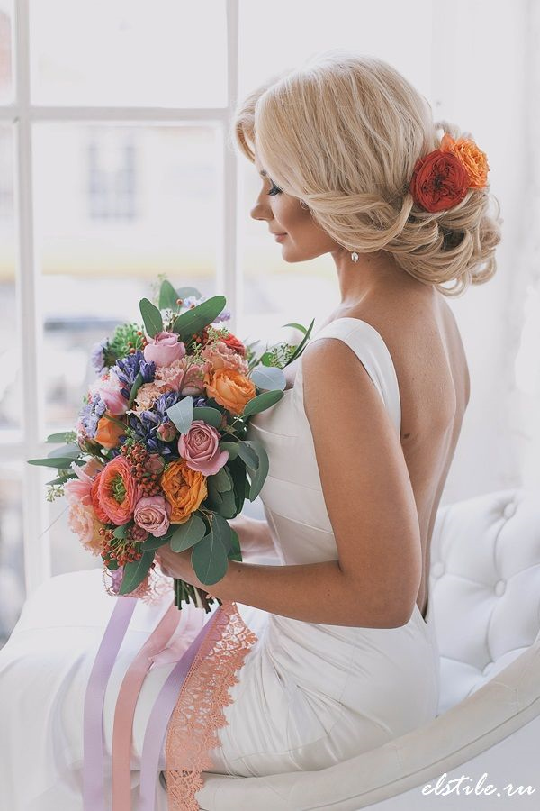 fall-wedding-hairstyle-with-orange-flowers