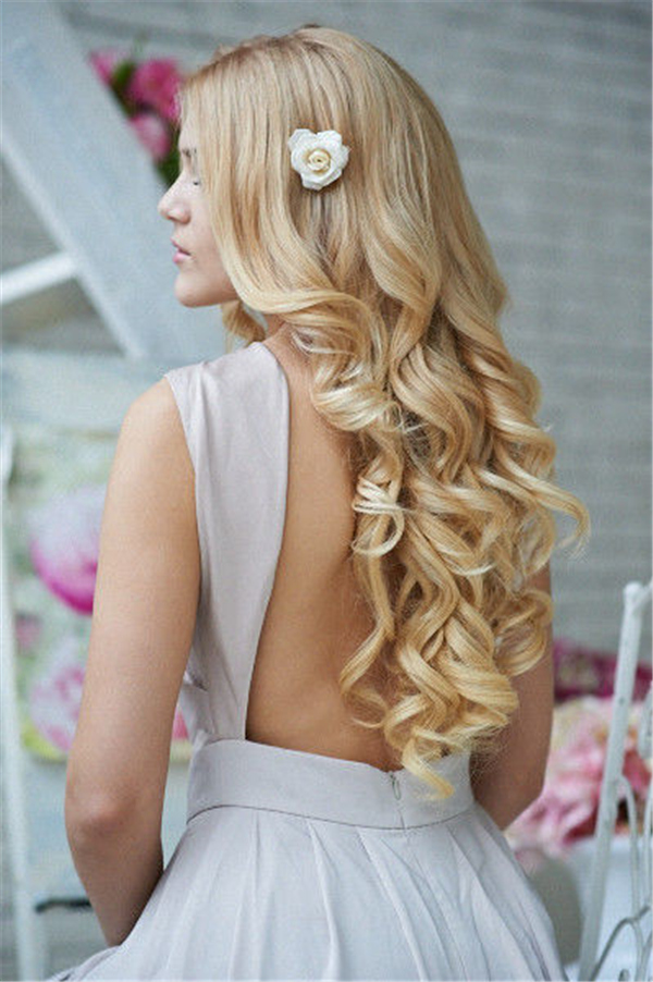 long-wave-wedding-hairstyle-with-little-flower