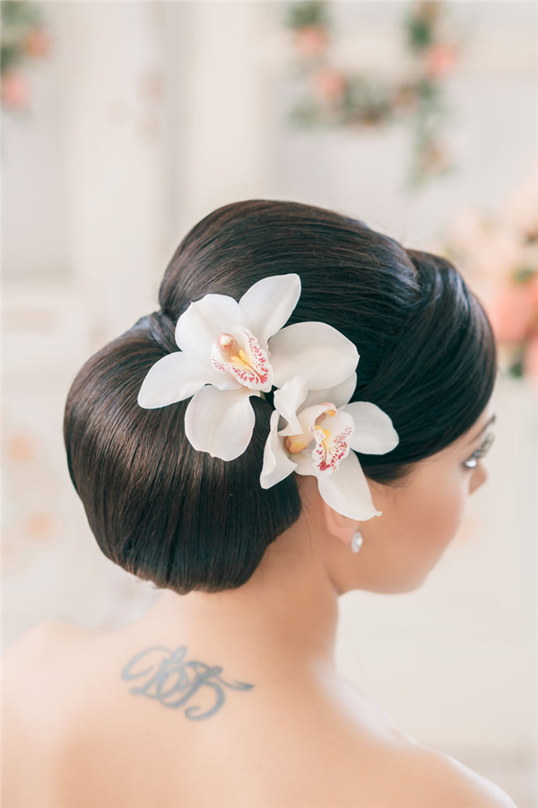 simple-wedding-updo-with-flowers