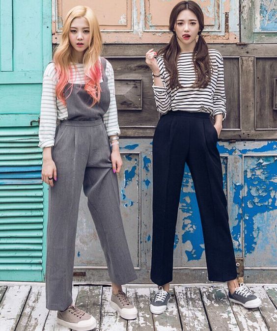 Стильная одежда для девушек. Как можно с подругой одеться одинаково в лето. Синди бруна повседневный стиль. Стянула штаны с подруги. Штаны подруги.